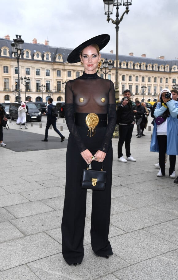 Chiara Ferragni au défilé Schiaparelli "Collection Homme Prêt-à-Porter Automne/Hiver 2023" lors de la Fashion Week de Paris (PFW), le 28 septembre 2023. 