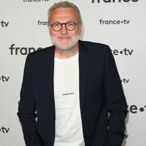 Laurent Ruquier au photocall pour la conférence de presse de rentrée de France TV à la Grande Halle de la Villette à Paris, France, le 6 juillet 2022. © Coadic Guirec/Bestimage 