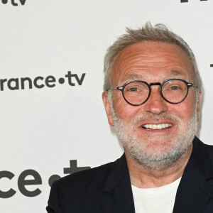 Laurent Ruquier au photocall pour la conférence de presse de rentrée de France TV à la Grande Halle de la Villette à Paris, France, le 6 juillet 2022. © Coadic Guirec/Bestimage 