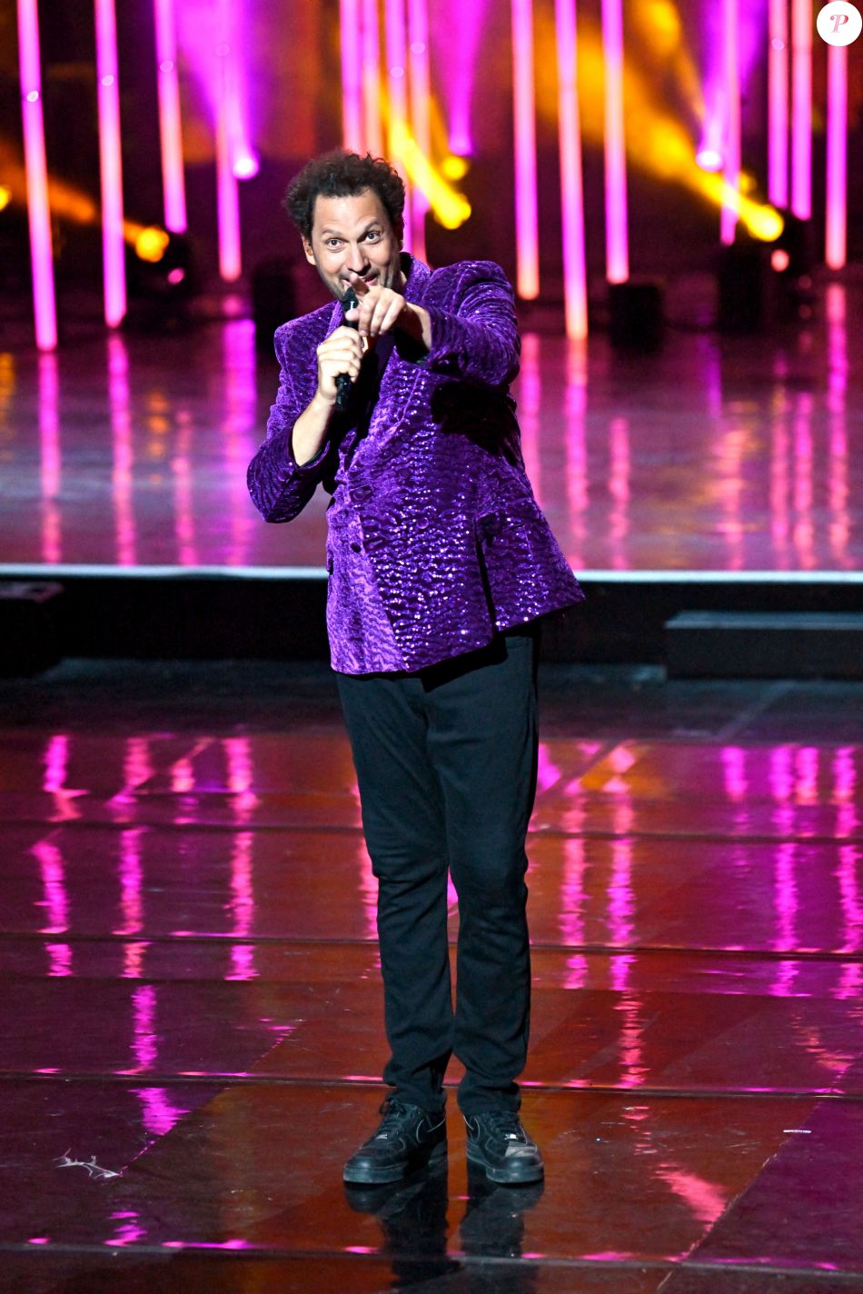 Qui A Gagne Le Plus Grand Karaoke De France Eric Antoine durant l'enregistrement de la seconde émission de