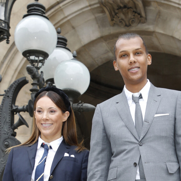 Le chanteur Stromae (Paul van Haver) et sa femme Coralie Barbier - Arrivées au défilé Thom Browne Collection Femme Prêt-à-porter Printemps/Eté 2023 lors de la Fashion Week de Paris (PFW), France, le 3 octobre 2022. © Denis Guignebourg/Bestimage