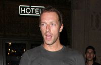 Chris Martin atteint d'une grave infection, lourde décision après le diagnostic