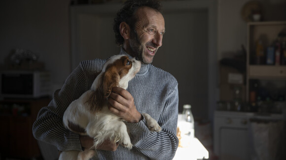 Alain (L'amour est dans le pré) : Baiser hors caméra avec un prétendant... avant de faire marche arrière (SPOILER)