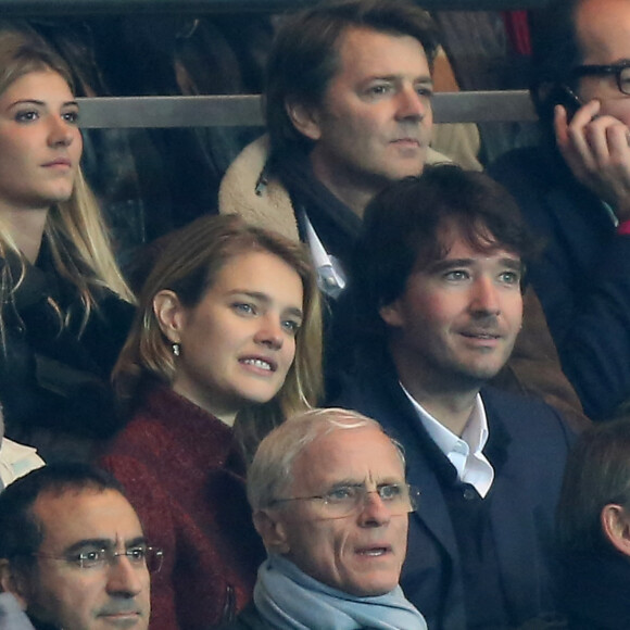 Francois Baroin et sa fille Constance, Antoine Arnault et Natalia Vodianova - Match de coupe de la ligue PSG - Marseille au Parc des Princes, le 31 octobre 2012.