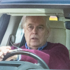 Exclusif - Le prince Andrew, duc d'York, au volant de sa voiture après avoir fait de l'équitation à Windsor, Royaume Uni, le 11 avril 2022. 