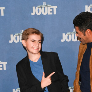 Simon Faliu et Jamel Debbouze - Avant-première du film "Le Nouveau Jouet" au Grand Rex à Paris le 9 octobre 2022. © Coadic Guirec/Bestimage