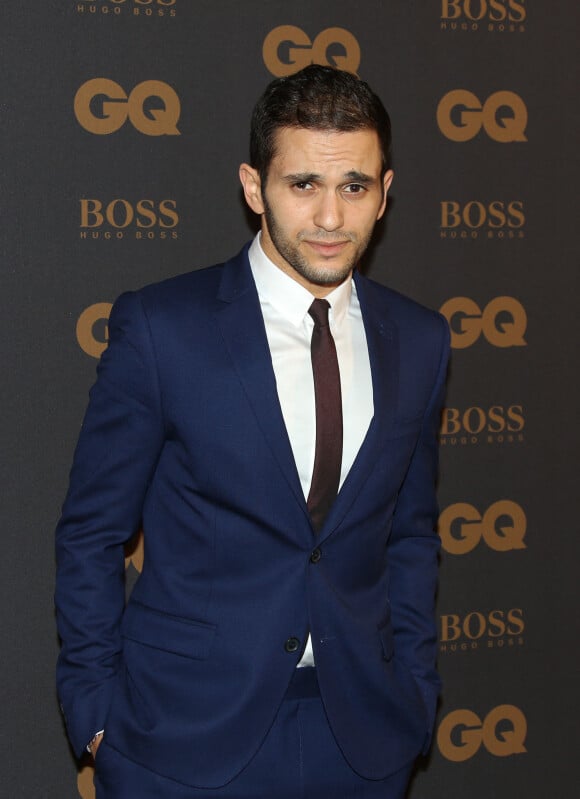 Malik Bentalha - Photocall de la cérémonie des "GQ 2015, Les Hommes de l'Année" au Shangri-La Hotel à Paris, le 25 janvier 2016. © Denis Guignebourg/Bestimage