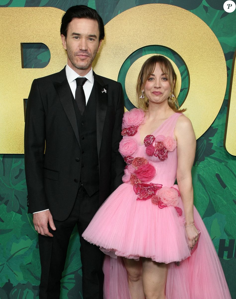 Kaley Cuoco (The Big Bang Theory) et Tom Pelphrey (Ozark) attendent