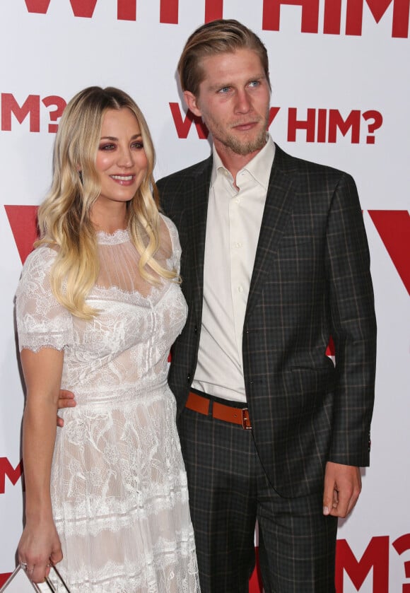 Kaley Cuoco s'est mariée - Kaley Cuoco et Karl Cook à l'avant-première du film "Why Him?" au cinéma Fox Bruin Theater à Westwood le 17 décembre 2016.