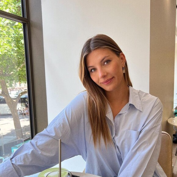 Camille Cerf, ex-Miss France, s'affiche divine sur les réseaux sociaux.