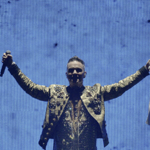 Robbie Williams en concert lors de sa tournée "25 Years of Hits Tour" à l'O2 Arena à Londres, le 9 octobre 2022.