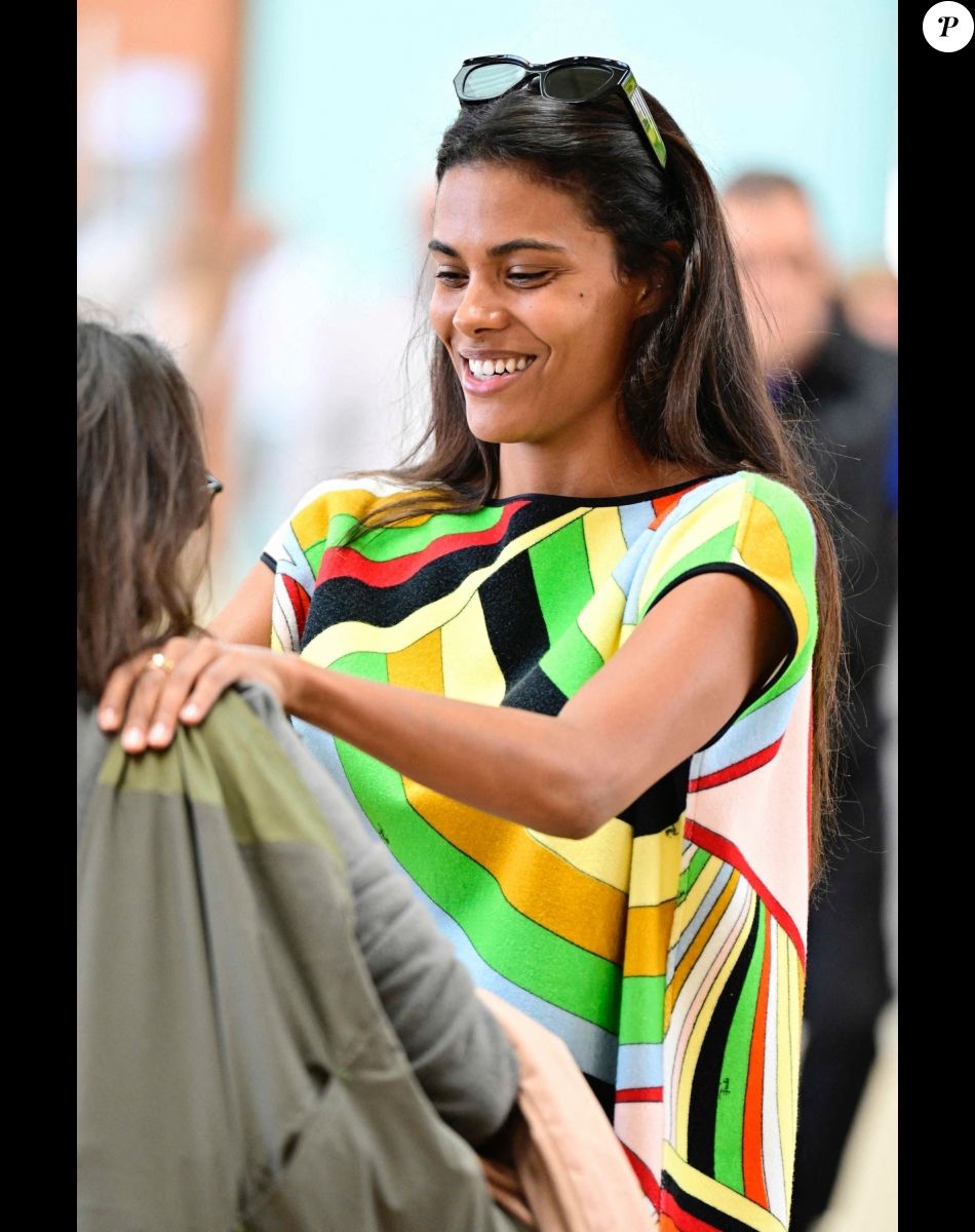 Tina Kunakey arrive à l'aéroport de Venise-Marco Polo lors de la 79ème édition du festival international du film de Venise (La Mostra), Italie, le 2 septembre 2022.