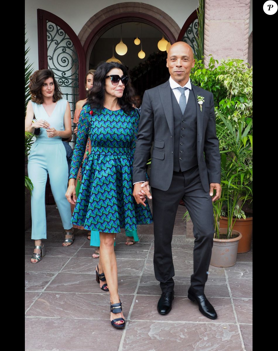 Le père de Tina Kunakey lors du mariage civil de Vincent Cassel (51) et Tina Kunakey (21) à la mairie de Bidart, pays basque le 24 août 2018. © Patrick Bernard / Guillaume Collet / Bestimage