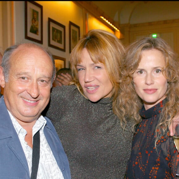 Florence Darel, Michel Jonasz et Clémentine Célarié - Soirée de générale de la pièce "Les grandes occasions" au théâtre Edouard VII à Paris