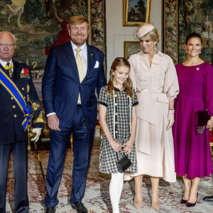 Le roi Willem-Alexander et la reine Maxima des Pays-Bas avec le roi Carl XVI Gustav et la reine Silvia de Suède, la princesse Victoria et le prince Daniel de Suède avec leur fille la princesse Estelle de Suède - La famille royale de Suède accueille le roi Willem-Alexander et de la reine Maxima des Pays-Bas au palais royal de Stockholm, Suède