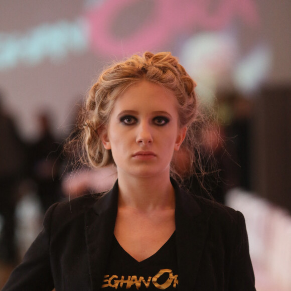Louise Depardieu (la fille de Guillaume Depardieu) - Répétitions du défilé au profit de l'association Meghanora au Salon des Miroirs à Paris, le 20 février 2016. 