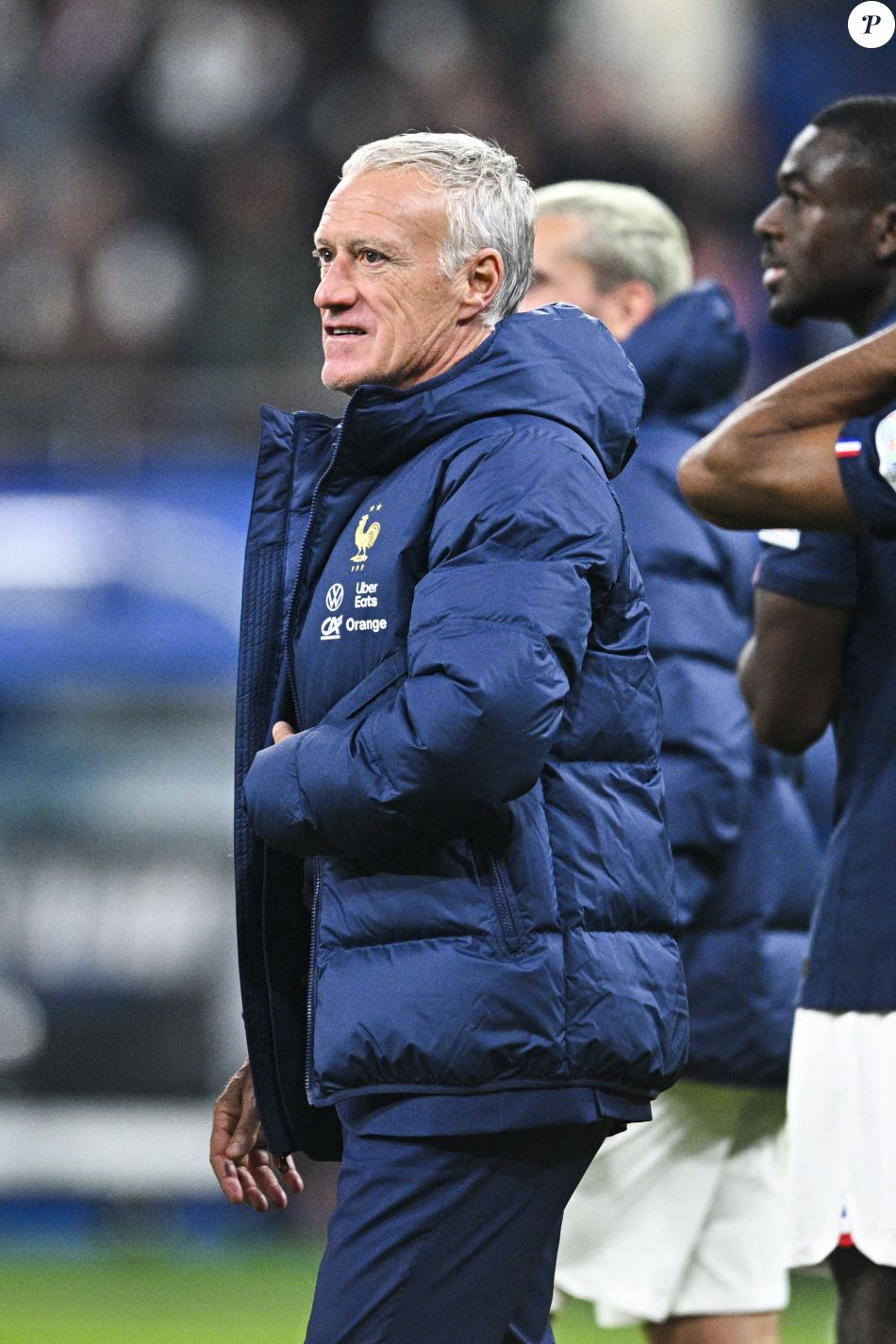 Matchs De L'équipe De France De Football joie des joueurs de l equipe de France en fin de match Didier Deschamps