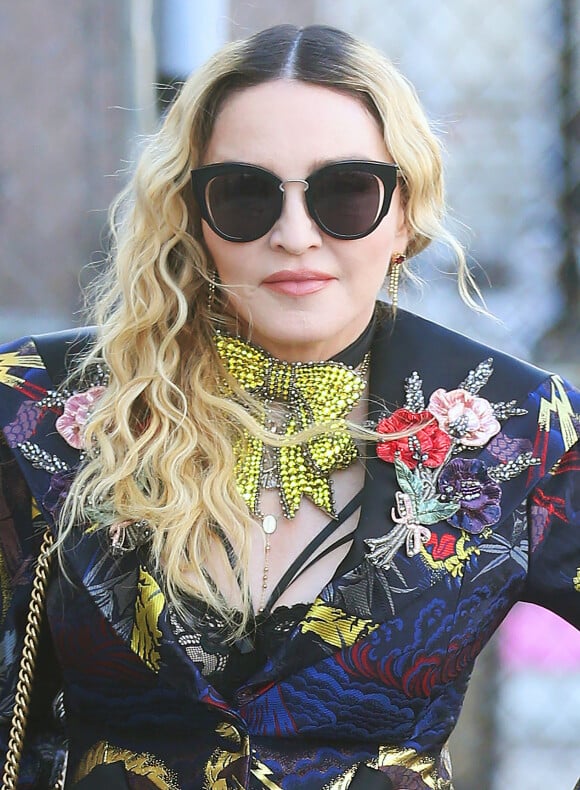 Madonna a choisi un look coloré pour assister au Billboard Women Music 2016 à New York le 9 décembre 2016. 