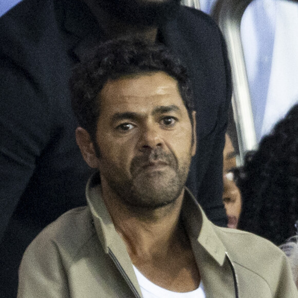 Jamel Debbouze, Gérard Darmon - People assistent au match aller de la Ligue des Champions entre le Paris Saint-Germain et la Juventus (2-1) au Parc des Princes à Paris le 6 septembre 2022. 