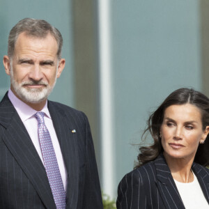 Le roi Felipe VI d'Espagne et la reine Letizia au départ de Madrid pour une visite de trois jours en Allemagne le 16 octobre 2022. 