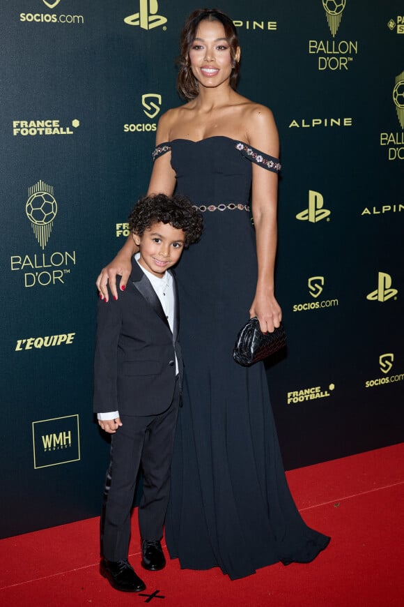 Ibrahim ( fils de Karim Benzema) et son ex compagne Cora Gauthier - Photocall du 66ème Ballon d'Or au Théâtre du Chatelet à Paris le 17 octobre 2022. © Cyril Moreau/Bestimage 