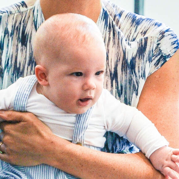 Le prince Harry et Meghan Markle présentent leur fils Archie à Desmond Tutu à Cape Town, Afrique du Sud le 25 septembre 2019. 