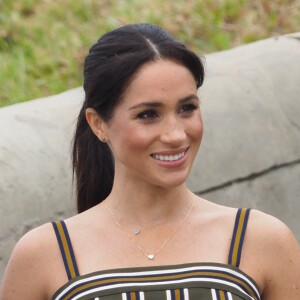 Théma - Meghan Markle ressort ses robes de grossesse - Le prince Harry, duc de Sussex, et Meghan Markle, duchesse de Sussex, enceinte, visitent la plage de Bondi Beach.