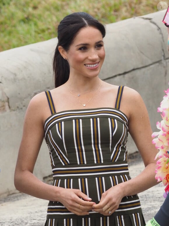 Théma - Meghan Markle ressort ses robes de grossesse - Le prince Harry, duc de Sussex, et Meghan Markle, duchesse de Sussex, enceinte, visitent la plage de Bondi Beach.