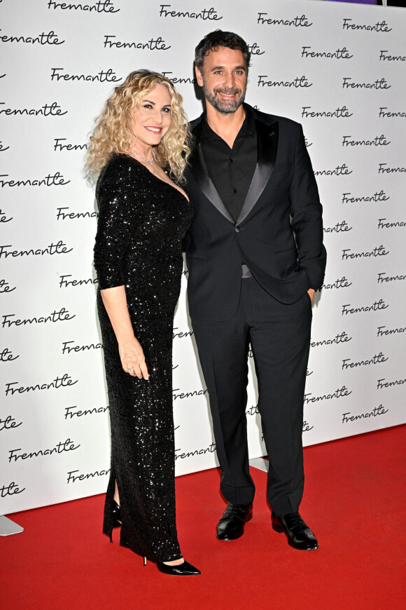Antonella Clerici et Raoul Bova - Soirée Fremantle pour la 38e édition du Mipcom à Cannes, le 17 octobre 2022. © Bruno Bebert / Bestimage