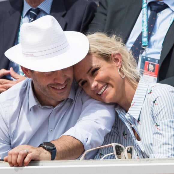 Elodie Gossuin et son mari Bertrand Lacherie dans les tribunes lors des internationaux de tennis de Roland Garros à Paris, France, le 4 juin 2019. © Jacovides-Moreau/Bestimage