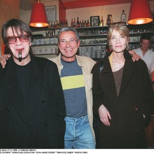 Vernissage de l'exposition Jean-Marie Périer avec Françoise Hardy et Jacques Dutronc le 27 novembre 1998 à Paris