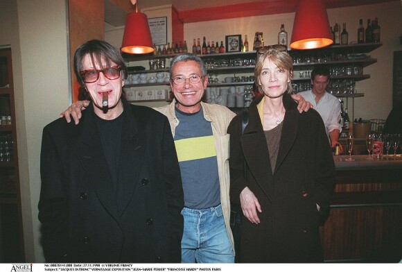 Vernissage de l'exposition Jean-Marie Périer avec Françoise Hardy et Jacques Dutronc le 27 novembre 1998 à Paris