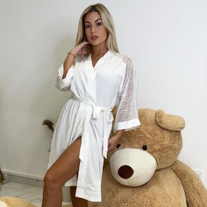 Carla Moreau pose sur Instagram