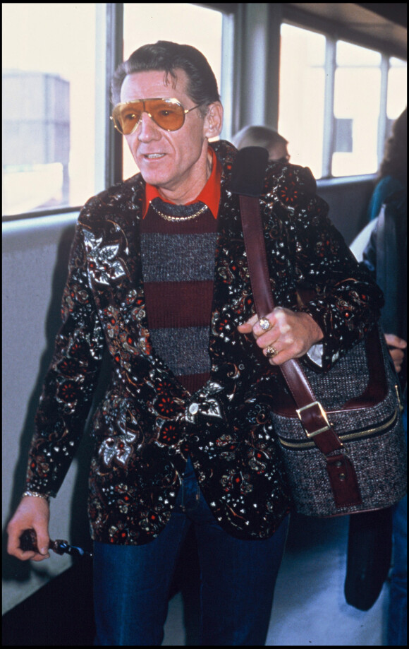 Jerry Lee Lewis à l'aéroport de Londres en 1987.