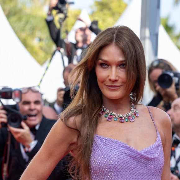 Carla Bruni-Sarkozy - Montée des marches du film " Triangle of Sadness (Sans filtre) " lors du 75ème Festival International du Film de Cannes. Le 21 mai 2022 © Olivier Borde / Bestimage 