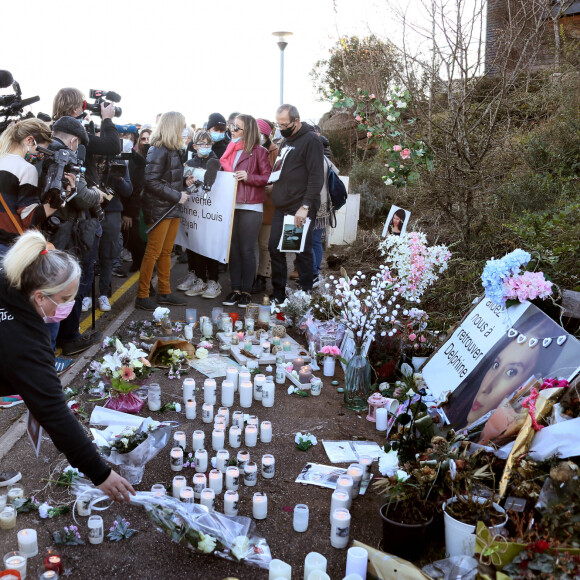 La famille et les proches se sont réunis pour une marche blanche en hommage à Delphine Jubillar, l'infirmière de 33 ans, disparue il y a un an, à Cagnac-les-Mines. Le 19 décembre 2021 © Patrick Bernard / Bestimage