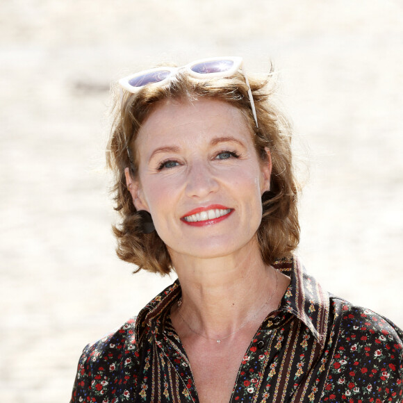 Alexandra Lamy - Photocall de "Touchées" lors de la 24ème édition du Festival de la Fiction TV de la Rochelle. Le 14 septembre 2022 © Patrick Bernard / Bestimage.