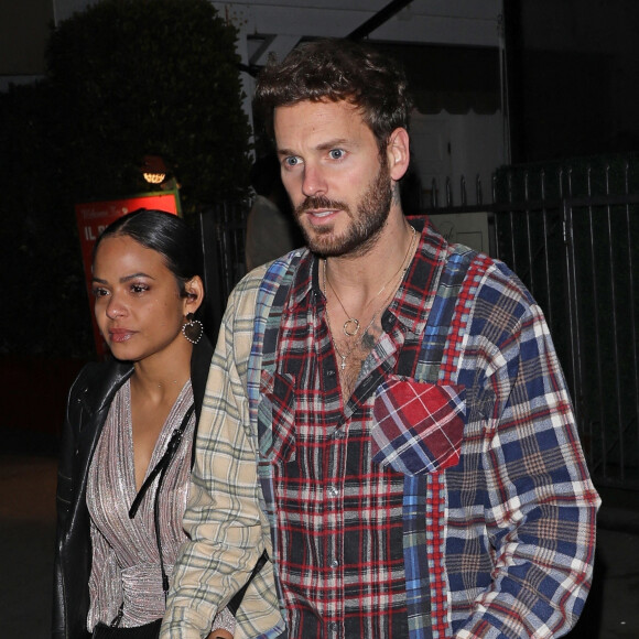Exclusif - Matt Pokora (M. Pokora) et sa femme Christina Milian ont dîné avec Tony Parker au restaurant Giorgio Baldi à Santa Monica le 9 janvier 2021.  Santa Monica, CA - EXCLUSIVE - Christina Milian and M. Pokora are seen outside of Giorgio Baldi saying there goodbyes after having dinner in Santa Monica.
