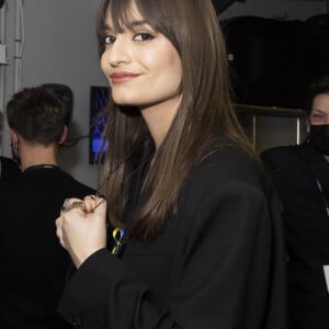 Clara Luciani - Backstage de l'émission spéciale "Unis pour l'Ukraine" à la Maison de la Radio et de la Musique, diffusée en direct sur France 2 et présentée par Nagui et Leïla Kaddour à Paris le 8 mars 2022. © Cyril Moreau / Jack Tribeca / Bestimage.