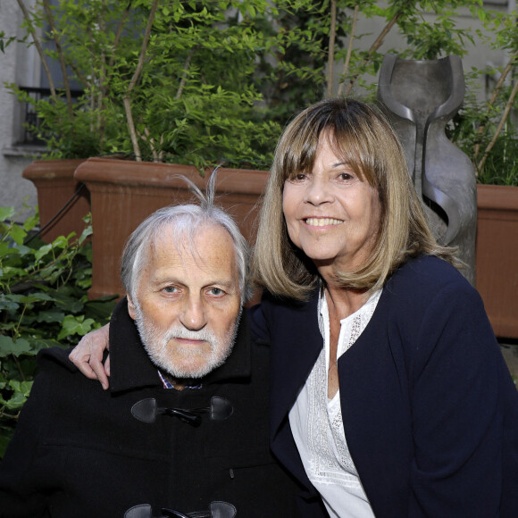 Exclusif - Jean-Jacques Debout et sa femme Chantal Goya - Vernissage de l'exposition Jean-Jacques Debout à l'Atelier Véron à Paris le 13 juin 2019. © Cédric Perrin/Bestimage 