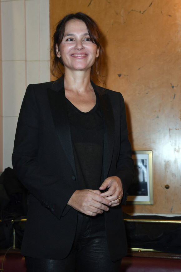 Exclusif - Virginie Ledoyen - Remise du Prix Apollinaire 2022 au café Les Deux Magots à Paris le 7 novembre 2022. © Giancarlo Gorassini / Bestimage 
