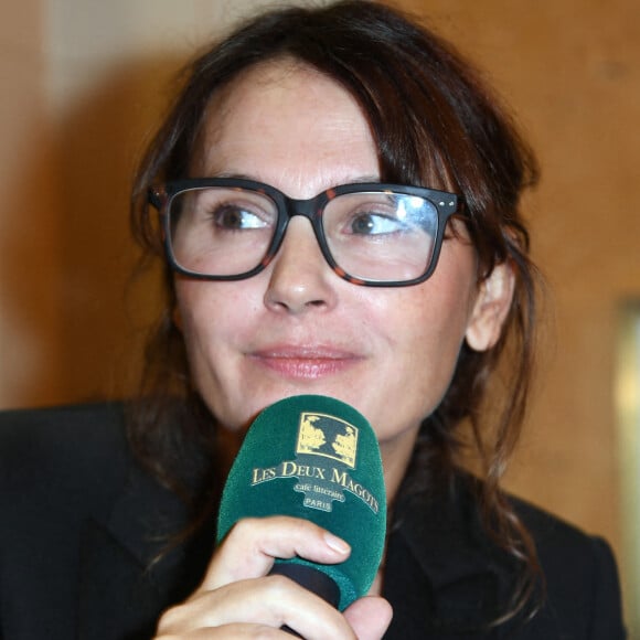 Exclusif - Virginie Ledoyen - Remise du Prix Apollinaire au café Les Deux Magots à Paris. © Giancarlo Gorassini / Bestimage 