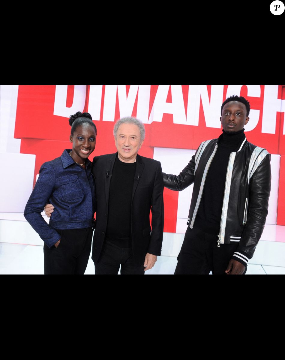 Exclusif - Eye Haidara, Michel Drucker et Ahmed Sylla - Enregistrement de l'émission "Vivement dimanche" au studio Gabriel, présentée par M.Drucker, diffusée le 13 novembre 2022. © Guillaume Gaffiot / Bestimage
