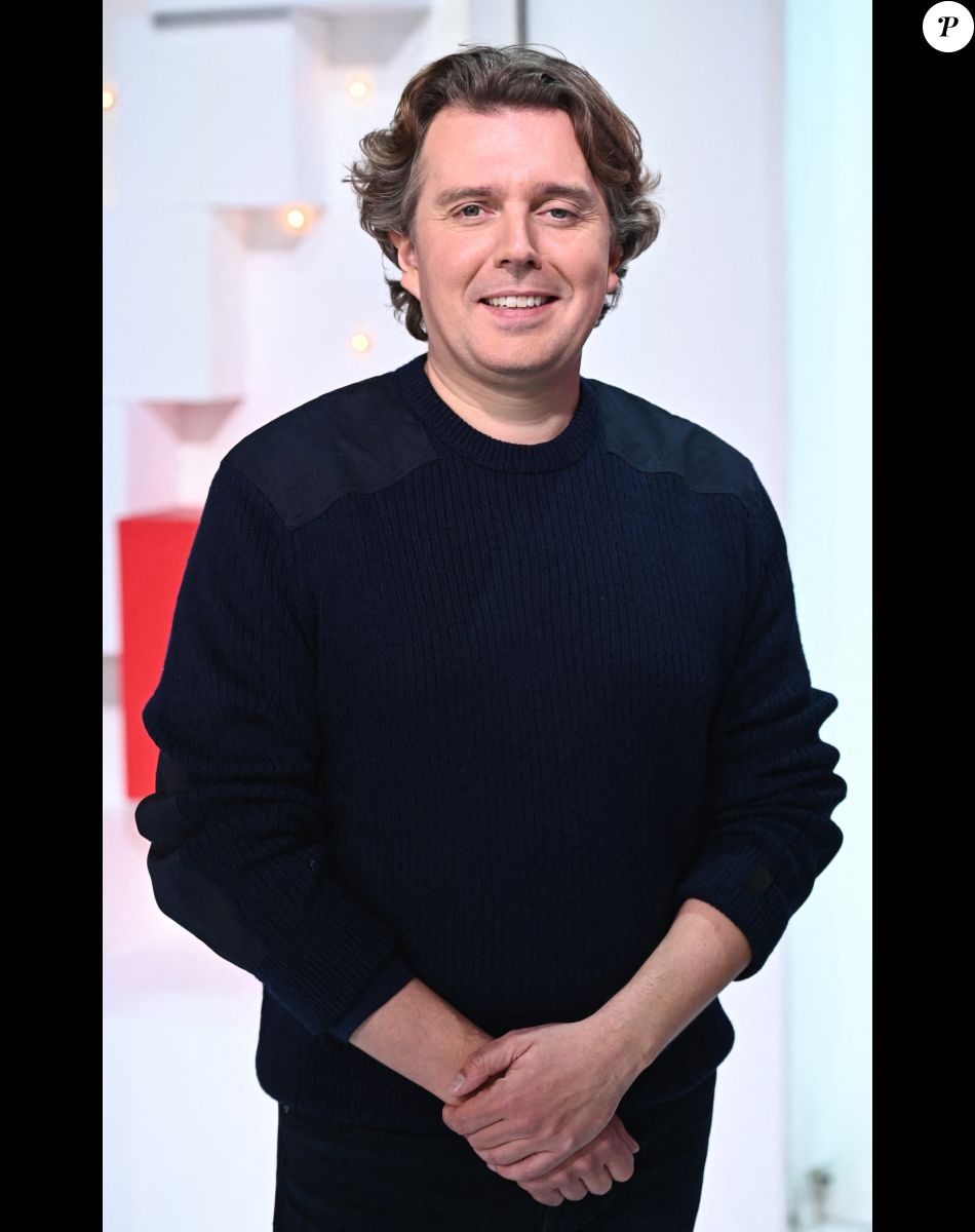 Exclusif - Alex Vizorek - Enregistrement de l'émission "Vivement dimanche" au studio Gabriel, présentée par M.Drucker, diffusée le 13 novembre 2022. © Guillaume Gaffiot / Bestimage