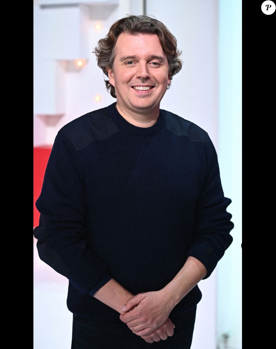 Exclusif - Alex Vizorek - Enregistrement de l'émission "Vivement dimanche" au studio Gabriel, présentée par M.Drucker, diffusée le 13 novembre 2022. © Guillaume Gaffiot / Bestimage