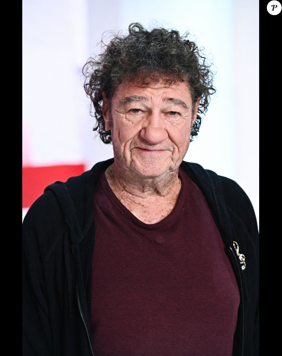 Exclusif - Robert Charlebois - Enregistrement de l'émission "Vivement dimanche" au studio Gabriel, présentée par M.Drucker, diffusée le 13 novembre 2022. © Guillaume Gaffiot / Bestimage
