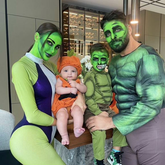 Nabilla dévoile son costume et ceux de son mari Thomas Vergara et de leurs deux enfants, Milann et Leyann, pour Halloween - Instagram