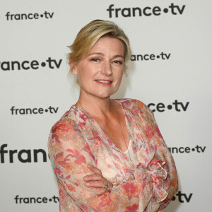 Anne-Élisabeth Lemoine au photocall pour la conférence de presse de rentrée de France TV à la Grande Halle de la Villette à Paris, France, le 6 juillet 2022. © Coadic Guirec/Bestimage