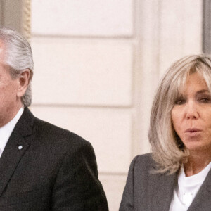 Le président de la Nation argentine, Alberto Fernández et la Première dame française, Brigitte Macron au lancement du Laboratoire pour la protection de l'enfance en ligne au palais de l'Elysée à Paris, France, le 10 novembre 2022. © Jacques Witt/Pool/Bestimage