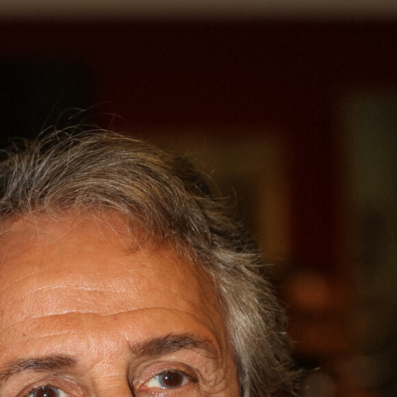 Richard Anconina (parrain de cette édition) lors de la remise du prix du Quai des Orfèvres 2023 au 36 Bastion, nouveau siège de la police judiciaire parisienne le 8 novembre 2022. © Didier Sabardin / Bestimage